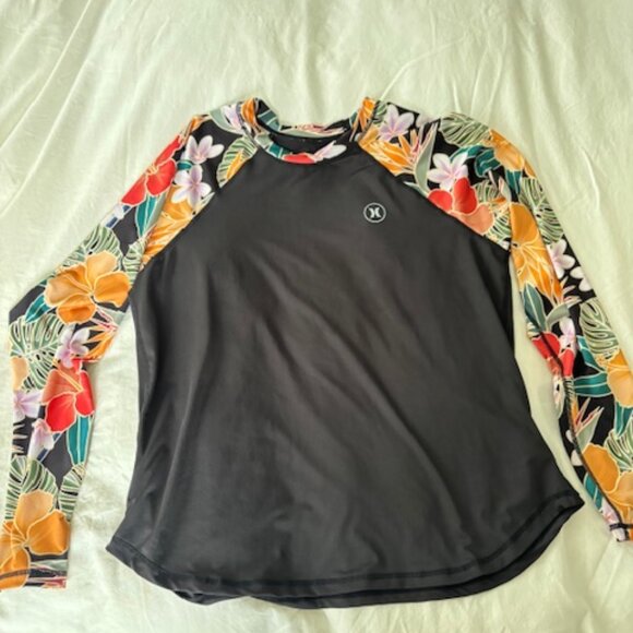 Hurley Rashguard - Picture 1 of 3